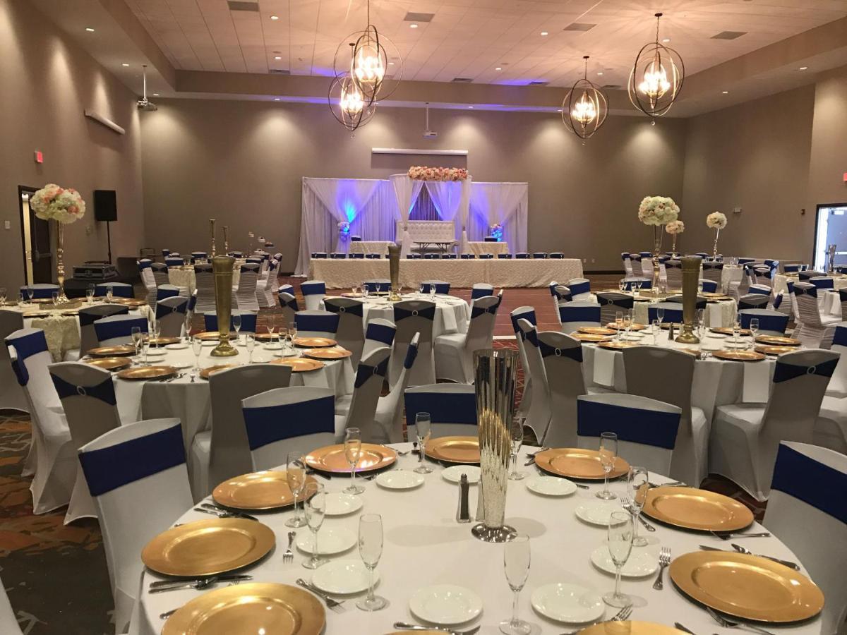 Holiday Inn Mishawaka By Ihg Exterior photo