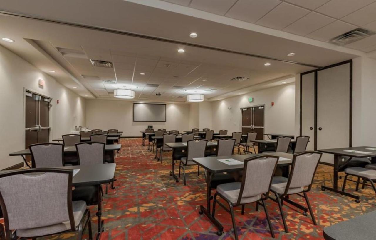 Holiday Inn Mishawaka By Ihg Exterior photo